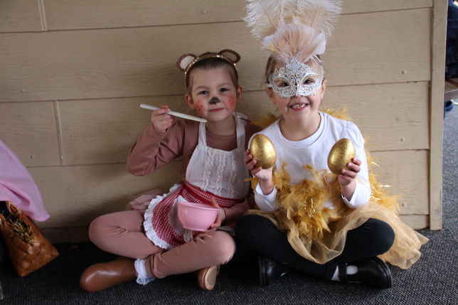 IMG_0308 Scarlett Strachan, Annabel Waltner-Toews OK.JPG