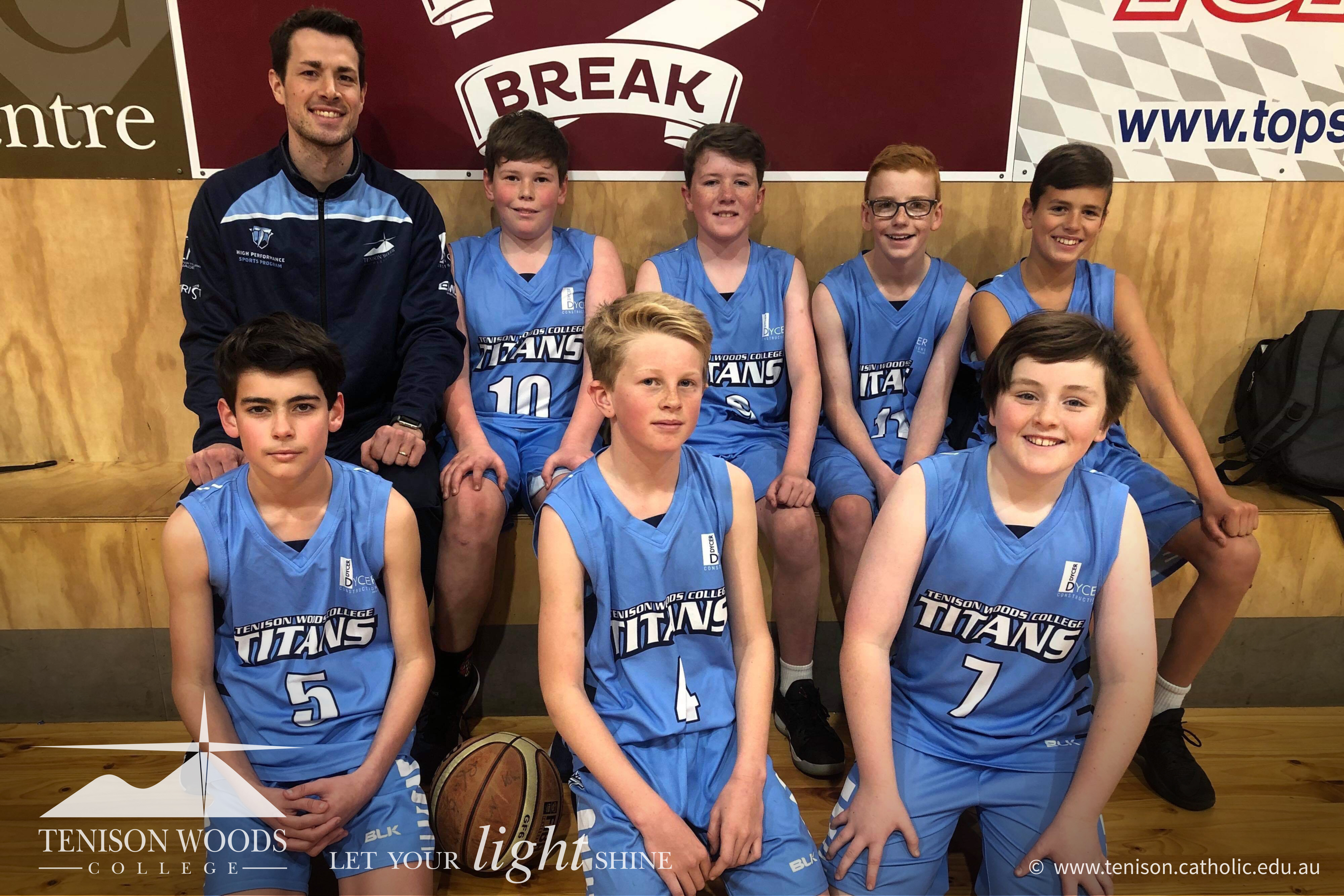Division 1 Boys Team.jpg
