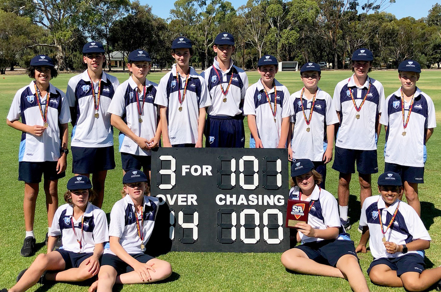 8-9_boys_cricket_grand_final_bordertown_group_photo.jpg